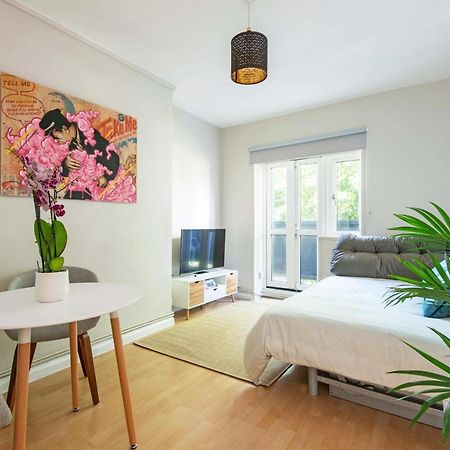 One Bedroom Apartment Лондон Экстерьер фото