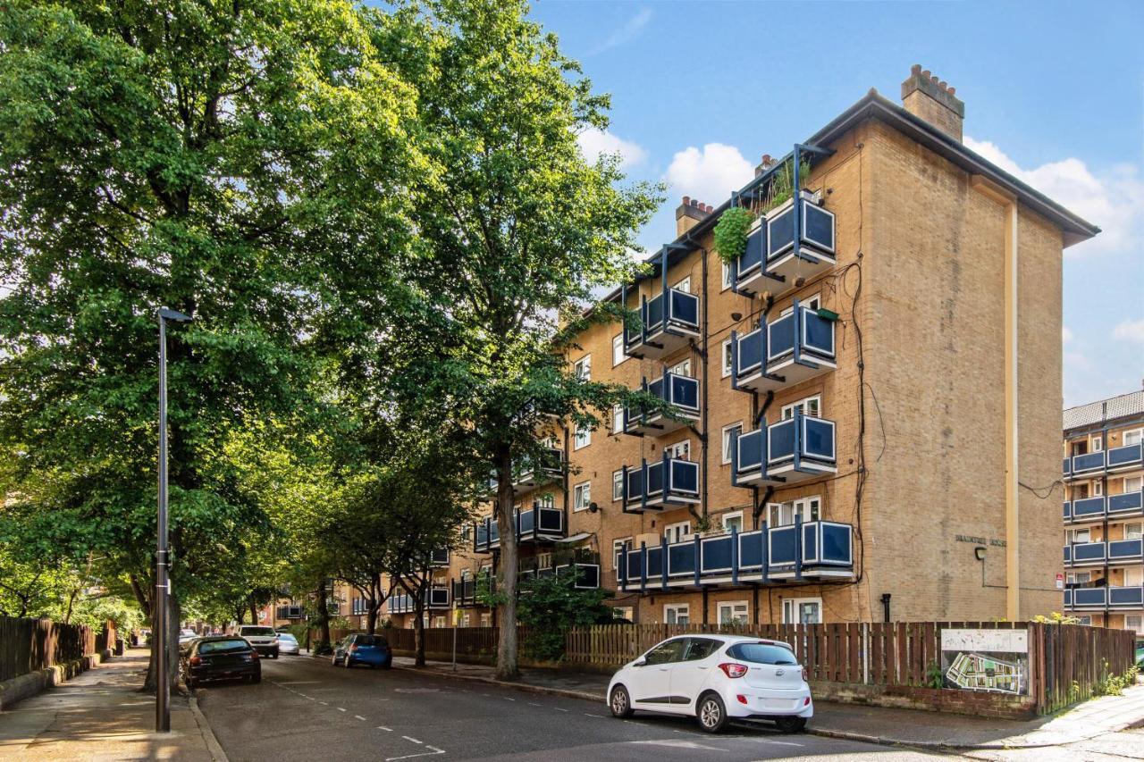 One Bedroom Apartment Лондон Экстерьер фото