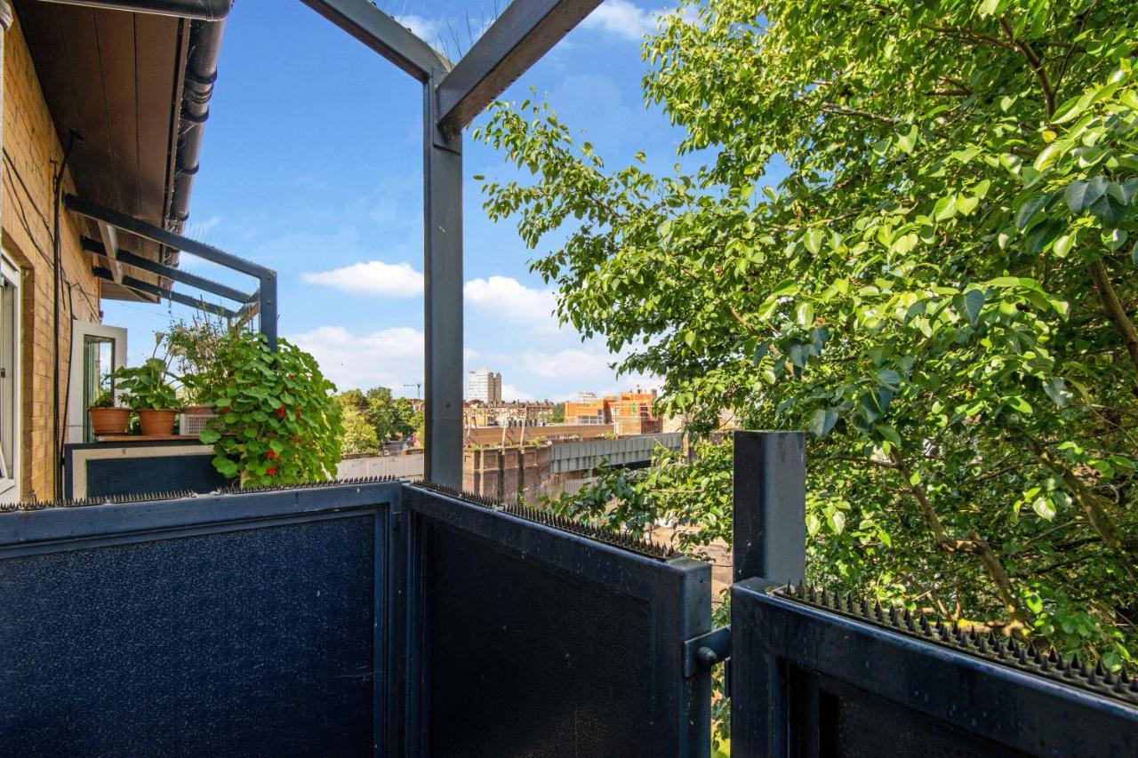 One Bedroom Apartment Лондон Экстерьер фото